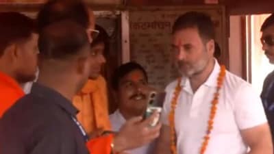 Congress leader Rahul Gandhi at Pipaleshwar Hanuman Mandir Congress leader Rahul Gandhi at Pipaleshwar Hanuman Mandir