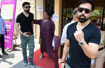 Emraan Hashmi casts his vote Emraan Hashmi casts his vote