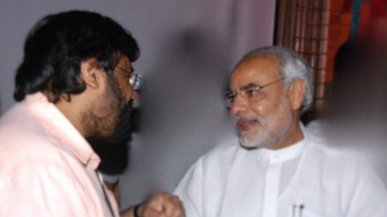 Harsh Goenka's 'have you met next PM?' post features an old photo of him with… - Vimarsana News
