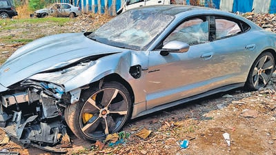 According to the police, the imported car without number plates was driven by the builder’s minor son who was underage to get driving licence when the fatal accident took place at Kalyaninagar early Sunday morning, killing two young engineers. (HT PHOTO) According to the police, the imported car without number plates was driven by the builder’s minor son who was underage to get driving licence when the fatal accident took place at Kalyaninagar early Sunday morning, killing two young engineers. (HT PHOTO)