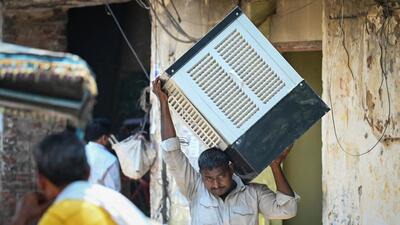 Amid rising mercury levels, people flocked to Kamla Market to purchase air coolers and conditioners. (Sanchit Khanna/HT Photo) Amid rising mercury levels, people flocked to Kamla Market to purchase air coolers and conditioners. (Sanchit Khanna/HT Photo)