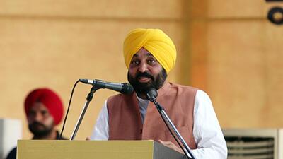 Chief minister Bhagwant Singh Mann addresses a gathering in Naruana village of Bathinda. (Sanjeev Kumar/HT) Chief minister Bhagwant Singh Mann addresses a gathering in Naruana village of Bathinda. (Sanjeev Kumar/HT)