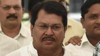 Opposition leaders, including LoP Vijay Wadettiwar (in pic), have criticised the role of Pune police in handling the accident case in which two techies lost their lives when a teenager in speeding Porsche hit their two-wheeler at Kalyaninagar early Sunday morning. (HT FILE) Opposition leaders, including LoP Vijay Wadettiwar (in pic), have criticised the role of Pune police in handling the accident case in which two techies lost their lives when a teenager in speeding Porsche hit their two-wheeler at Kalyaninagar early Sunday morning. (HT FILE)