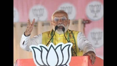 Prime Minister Narendra Modi addresses a rally in Motihari, Bihar, on Tuesday. (HT photo) Prime Minister Narendra Modi addresses a rally in Motihari, Bihar, on Tuesday. (HT photo)