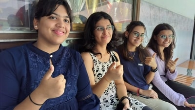 Students rejoicing after 12th HSC results were declared online at Agnel Multipurpose School and Junior College,Vashi in Navi Mumbai (Bachchan Kumar/ht) Students rejoicing after 12th HSC results were declared online at Agnel Multipurpose School and Junior College,Vashi in Navi Mumbai (Bachchan Kumar/ht)