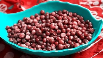 Packed with Vitamin C, Vitamin A, iron and amazing antioxidants, phalsa can help you fight chronic illnesses, diseases and infections. (iStockphoto) Packed with Vitamin C, Vitamin A, iron and amazing antioxidants, phalsa can help you fight chronic illnesses, diseases and infections. (iStockphoto)