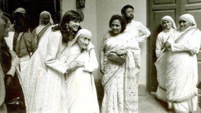 Sharing the picture, Sushmita Sen captioned the post, “This little girl, who I met in an orphanage, taught an 18 yr old me, life’s most innocent yet profound lessons, ones that I live by to this day. This captured moment is 30 yrs old today as is India’s first-ever Victory at Miss Universe!!!” 