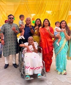 Folk singer Malini Awasthi and secretary to the Chief Minister (UP) Awanish Awasthi with family members (HT Photo) Folk singer Malini Awasthi and secretary to the Chief Minister (UP) Awanish Awasthi with family members (HT Photo)