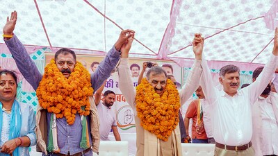 Himachal Pradesh CM Sukhvinder Singh Sukhu and Congress candidate from Hamirpur constituency Satpal Singh Raizada at a rally in Bilaspur, Himachal Pradesh. (PTI) Himachal Pradesh CM Sukhvinder Singh Sukhu and Congress candidate from Hamirpur constituency Satpal Singh Raizada at a rally in Bilaspur, Himachal Pradesh. (PTI)