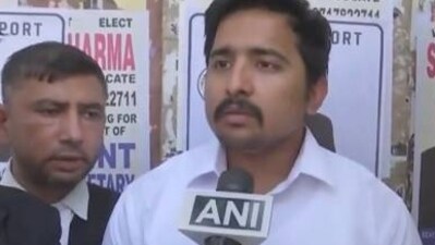 33-year-old Ankit Goyal, who was arrested by police on Wednesday for allegedly writing threatening graffiti against Delhi CM Arvind Kejriwal inside Delhi Metro stations, said that he had no intention of being famous. (ANI) 33-year-old Ankit Goyal, who was arrested by police on Wednesday for allegedly writing threatening graffiti against Delhi CM Arvind Kejriwal inside Delhi Metro stations, said that he had no intention of being famous. (ANI)