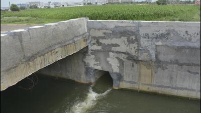 Environmentalist Sushil Raghav had sought the execution of the tribunal’s previous order of March 19, 2021, to stop the discharge of sewage and effluents into drains meant to carry only run-off rainwater. (HT Archive) Environmentalist Sushil Raghav had sought the execution of the tribunal’s previous order of March 19, 2021, to stop the discharge of sewage and effluents into drains meant to carry only run-off rainwater. (HT Archive)
