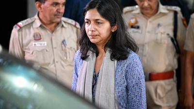 Swati Maliwal accused Arvind Kejriwal of unleashing the entire AAP army against her. (Hindustan Times) Swati Maliwal accused Arvind Kejriwal of unleashing the entire AAP army against her. (Hindustan Times)