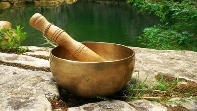 Ayurveda suggests having water infused with fennel seeds, coriander seeds or mint leaves during this season and eat pitta-pacifying foods such as melon and cucumbers. (Freepik) Ayurveda suggests having water infused with fennel seeds, coriander seeds or mint leaves during this season and eat pitta-pacifying foods such as melon and cucumbers. (Freepik)