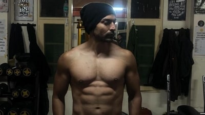 Gurmeet Choudhary dropped a shirtless picture on his Instagram account.