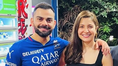 Anushka Sharma was seen with Virat Kohli in a recently-taken photo. Anushka Sharma was seen with Virat Kohli in a recently-taken photo.