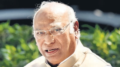 Congress chief Mallikarjun Kharge. (HT) Congress chief Mallikarjun Kharge. (HT)