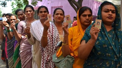 Lok Sabha Election 2024 Phase 6: Bihar (8 seats), Haryana (all 10 seats), Jammu and Kashmir (1 seat), Jharkhand (4 seats), Delhi (all 7 seats), Odisha (6 seats), Uttar Pradesh (14 seats), and West Bengal (8 seats) will go for polls on May 25. (HT/Pramod Tambe)