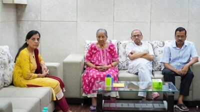 Delhi chief minister and AAP chief Arvind Kejriwal with his family. (PTI) Delhi chief minister and AAP chief Arvind Kejriwal with his family. (PTI)