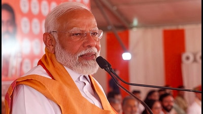Prime Minister Narendra Modi addresses an election rally at Mahendergarh district on Thursday. (Manoj Dhaka/HT) Prime Minister Narendra Modi addresses an election rally at Mahendergarh district on Thursday. (Manoj Dhaka/HT)