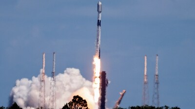 SpaceX launches first satellites for new US spy constellation (REUTERS)