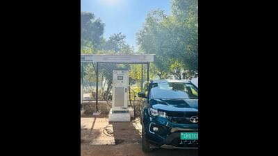 These stations have a total of 30 charging guns and an equal number of vehicles can be charged simultaneously. (HT Photo)