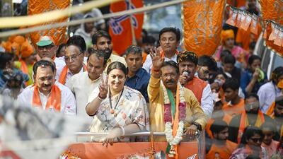 Union minister Smriti Irani campaigns for East Delhi candidate Harsh Malhotra. (Raj K Raj/HT Photo) Union minister Smriti Irani campaigns for East Delhi candidate Harsh Malhotra. (Raj K Raj/HT Photo)