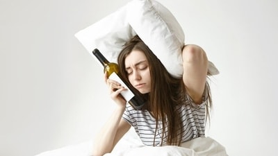 Alcohol, such as red wine and beer are high in carbohydrates which can increase insulin levels and cause insulin resistance. This further contributes to menstrual irregularity. (Freepik) Alcohol, such as red wine and beer are high in carbohydrates which can increase insulin levels and cause insulin resistance. This further contributes to menstrual irregularity. (Freepik)