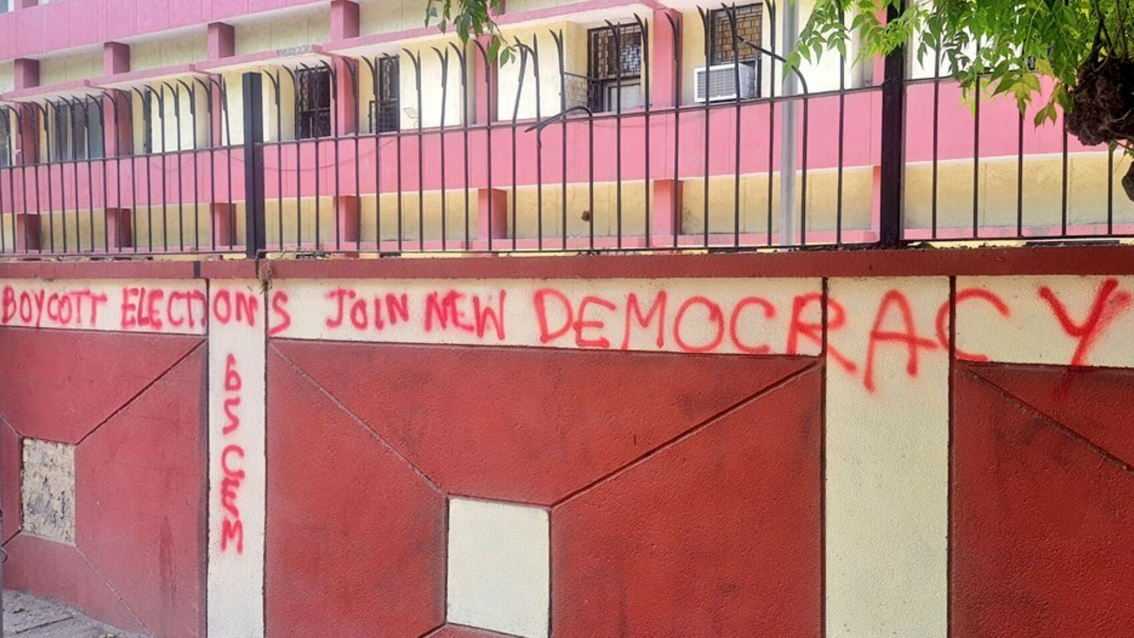 'Boycott elections' graffiti emerge on Delhi University's walls; FIRs filed | Latest News India - Vimarsana News