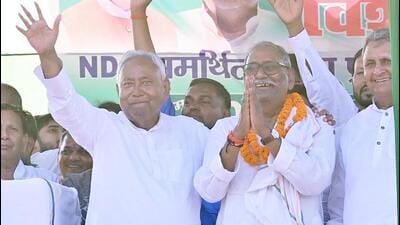 Bihar chief minister Nitish Kumar at a public meeting in Jehanabad. (HT photo) Bihar chief minister Nitish Kumar at a public meeting in Jehanabad. (HT photo)