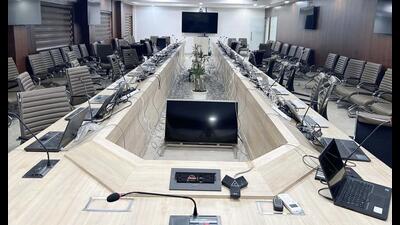 Gurugram district administration has set up a surveillance room at the mini-secretariat with 45 screens to monitor 1,333 polling stations equipped with CCTV cameras in the distric on Friday. (Parveen Kumar/HT PHOTO) Gurugram district administration has set up a surveillance room at the mini-secretariat with 45 screens to monitor 1,333 polling stations equipped with CCTV cameras in the distric on Friday. (Parveen Kumar/HT PHOTO)