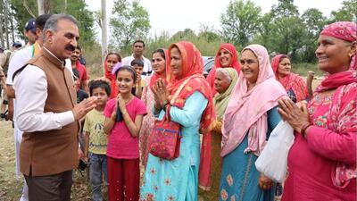 Himachal CM Sukhvinder Sukhu interacting with the public while campaigning for the assembly bypolls in Dharamshala. (HT Photo) Himachal CM Sukhvinder Sukhu interacting with the public while campaigning for the assembly bypolls in Dharamshala. (HT Photo)