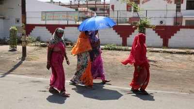 Delhi Lok Sabha Election 2024: Delhi is expected to experience a maximum temperature of 44 degrees Celsius on Saturday, May 25. (File) (REUTERS)
