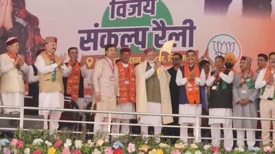 Prime Minister Narendra Modi being welcomed during the Vijay Sankalp Rally at Nahan in Sirmaur district on Friday. Modi was campaigning for Shimla BJP candidate Suresh Kashyap. (HT Photo) Prime Minister Narendra Modi being welcomed during the Vijay Sankalp Rally at Nahan in Sirmaur district on Friday. Modi was campaigning for Shimla BJP candidate Suresh Kashyap. (HT Photo)