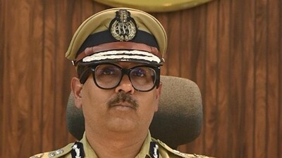 Pune police commissioner Amitesh Kumar said he has ordered an inquiry after allegations that the relatives of the deceased in accident case were threatened at Yerawada police station. (HT) Pune police commissioner Amitesh Kumar said he has ordered an inquiry after allegations that the relatives of the deceased in accident case were threatened at Yerawada police station. (HT)