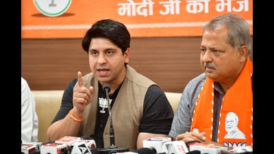 Shehzad Poonawalla interacting with the media in Chandigarh on Friday. (Ravi Kumar/HT)