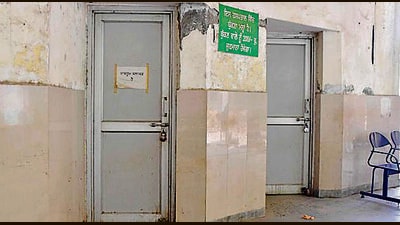 The locked toilets due to blockage of sewerage pipes at Mother and Child Hospital in Ludhiana on Friday. (Manish/HT)