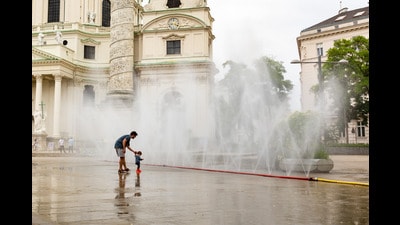 Vienna became one of Europe’s first cities to combat urban heat, when it introduced fog showers in 2018. (Shutterstock) Vienna became one of Europe’s first cities to combat urban heat, when it introduced fog showers in 2018. (Shutterstock)