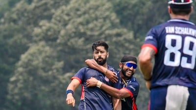 USA fast bowler Ali Khan USA fast bowler Ali Khan
