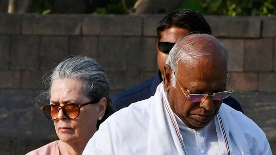 Congress president Mallikarjun Kharge and CPP chairperson Sonia Gandhi at the tribute-paying ceremony of former Prime Minister Rajiv Gandhi on his 33rd death anniversary, at Veer Bhoomi of Rajghat in New Delhi on Tuesday. ( (ANI Photo/Jitender Gupta))