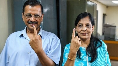 “I appeal to the Almighty to keep us safe so that we can continue to pray to Him,” Arvind Kejriwal's father Govind Ram Kejriwal told reporters after casting his vote. (ANI) “I appeal to the Almighty to keep us safe so that we can continue to pray to Him,” Arvind Kejriwal's father Govind Ram Kejriwal told reporters after casting his vote. (ANI)
