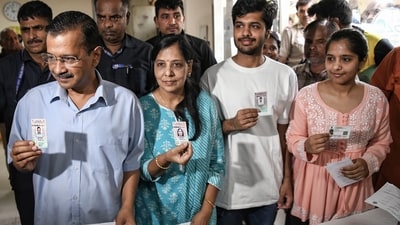Apart from his wife, Arvind Kejriwal was accompanied by his two children and father Govind Ram Kejriwal. (ANI) Apart from his wife, Arvind Kejriwal was accompanied by his two children and father Govind Ram Kejriwal. (ANI)