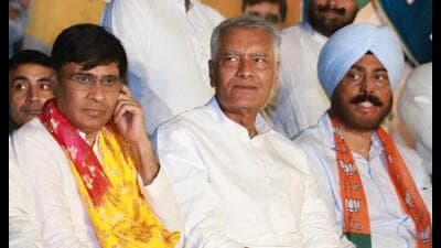 BJP Punjab president Sunil Jakhar (C) campaigning in support of party candidate Subash Sharma (L) in Mohali on Saturday. (HT Photo) BJP Punjab president Sunil Jakhar (C) campaigning in support of party candidate Subash Sharma (L) in Mohali on Saturday. (HT Photo)
