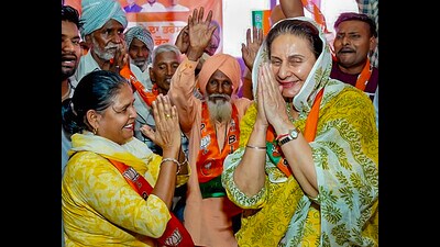 BJP candidate and sitting MP from Patiala constituency Preneet Kaur during an election campaign on Saturday. (PTI) BJP candidate and sitting MP from Patiala constituency Preneet Kaur during an election campaign on Saturday. (PTI)