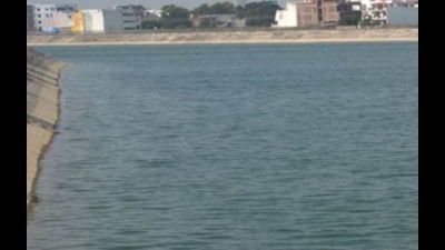 Currently, Kathauta Lake has 800 million litres of water, which will last for 21 days. (Sourced)