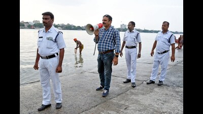 Kolkata police alert people of the impending Cyclone Remal in Kolkata on Saturday. (ANI)