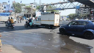 The PMC has decided to relocate the existing FOB at the nearby Pratik Nagar Chowk and Shivajinagar to build new pedestrian bridges (HT FILE) The PMC has decided to relocate the existing FOB at the nearby Pratik Nagar Chowk and Shivajinagar to build new pedestrian bridges (HT FILE)