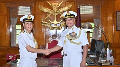 Vice Admiral Gurcharan Singh (R) assumed the office from Vice Admiral Ajay Kocchar. (HT PHOTO)