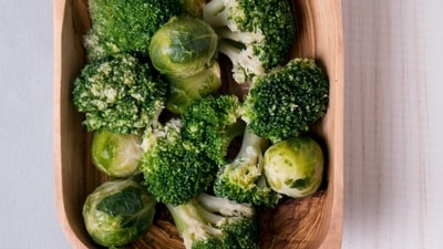 7. Add vitamin B rich vegetables like leafy greens, broccoli, and green peas. They lower cholesterol levels and protect heart. 7. Add vitamin B rich vegetables like leafy greens, broccoli, and green peas. They lower cholesterol levels and protect heart. 