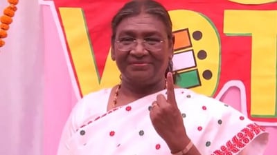 President Droupadi Murmu cast her vote in the New Delhi constituency. President Droupadi Murmu cast her vote in the New Delhi constituency.