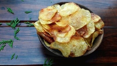 5. Avoid processed snacks like chips and namkeen. These food items contain processed vegetable oils which increase cholesterol. (Pinterest) 5. Avoid processed snacks like chips and namkeen. These food items contain processed vegetable oils which increase cholesterol. (Pinterest)